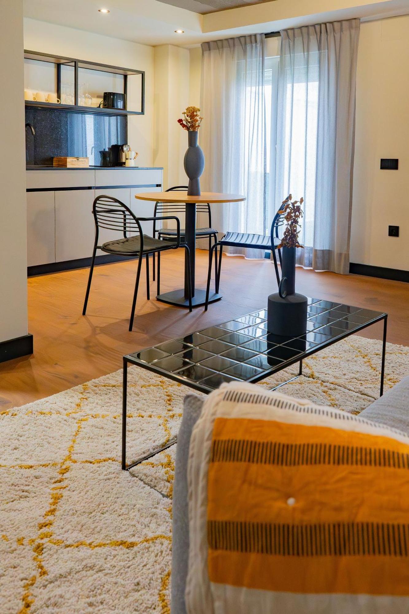Bubu - Apartamentos En El Centro Málaga Dış mekan fotoğraf