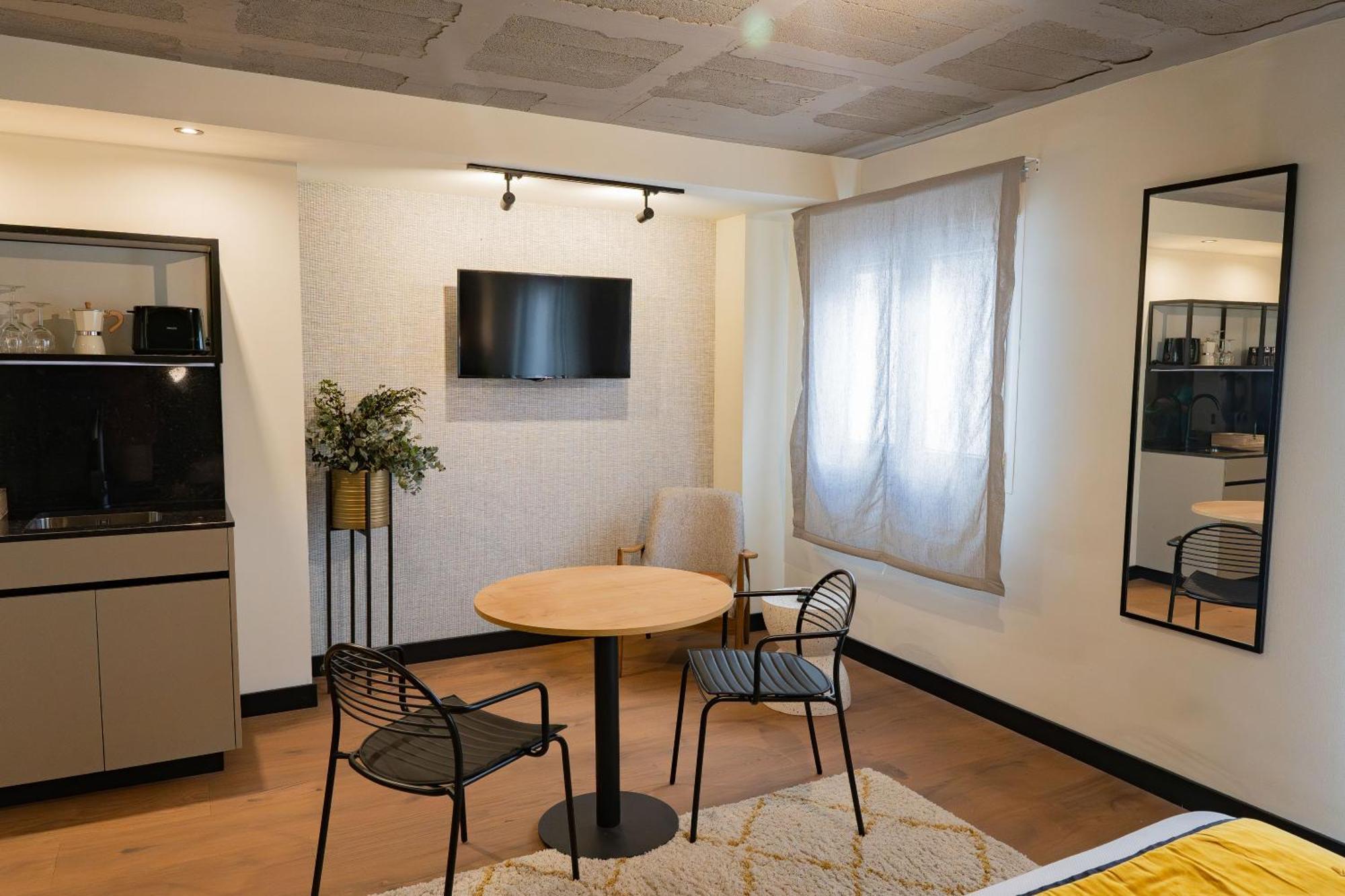 Bubu - Apartamentos En El Centro Málaga Dış mekan fotoğraf